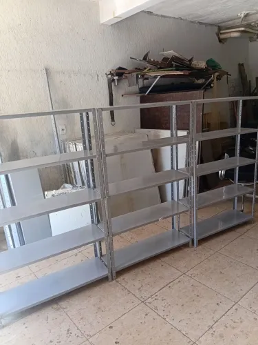 Prateleiras de aço 30cm semi novas