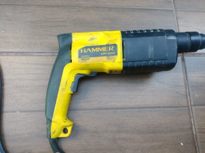 Furadeira 220v