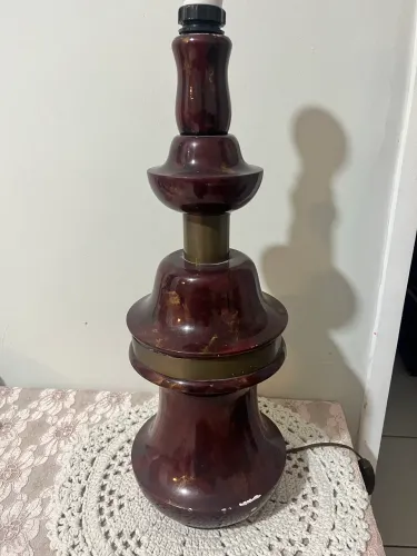 Abajur madeira com detalhes em latão antigo 50cm