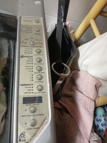 Vendo maquina de lavar para retirada de peça 220v