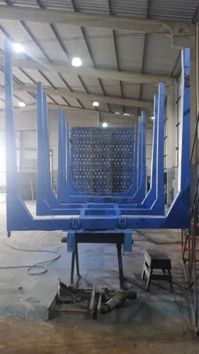 Carroceria tipo transtoras instalada e com documentação CAT/CCT