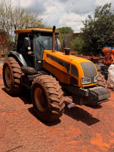 Trator Valtra ( Parcelamento )