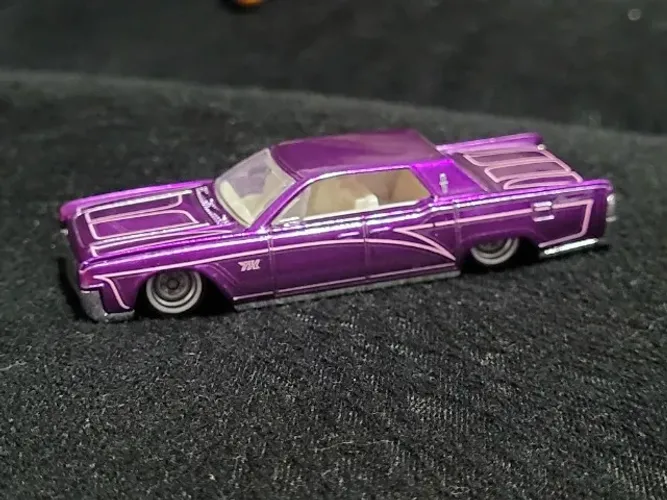 Hot Wheels 64 Lincoln Continental - Super Treasure Hunt T-Hunt STh 2027 - Miniatura Loose