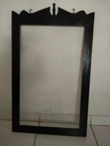 Moldura para espelho em madeira