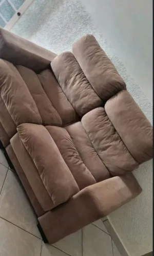Vendo Sofá retrátil e reclinável Tamanho ideal para sala de apartamento ou casa.