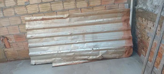 Vendo 3 folhas de zinco