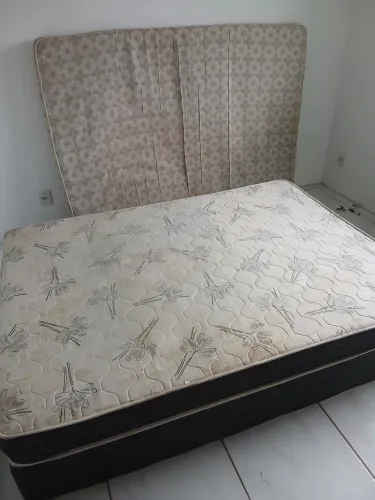 Cama box casal mais colchões