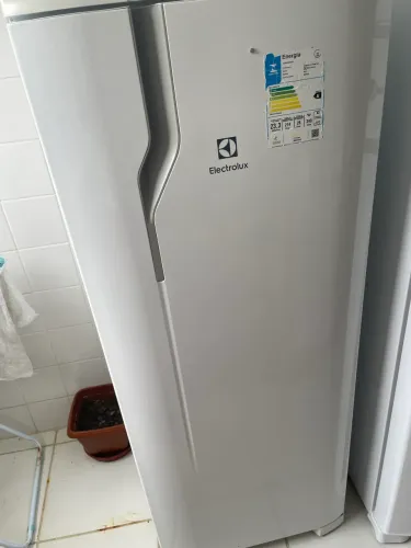 Geladeira Electrolux Re31