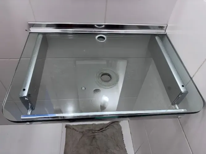 Lavatório de vidro 