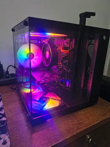 Pc gamer Ryzen 4700s+16 gigas memória RAM+rx 470 4 gigas+SSD 256+gabinete aquário