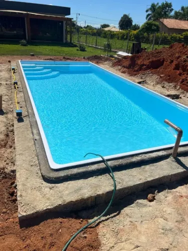 PISCINA DE FIBRA 7,30 X 3,30 X 1,40