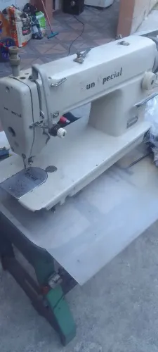Máquina de costura industrial reta