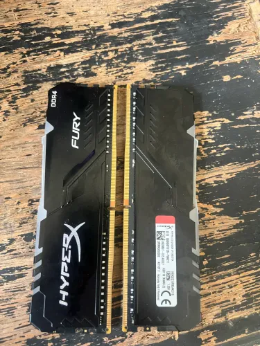 Memória RAM HyperX Fury RGB 16GB (2x8GB) DDR4 3200MHz