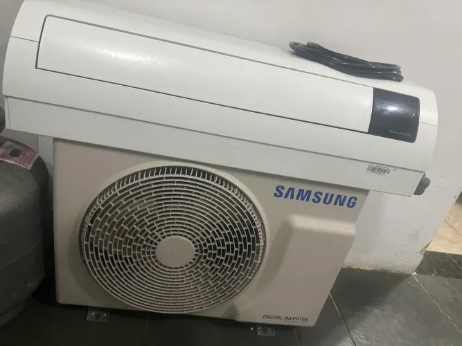 Ar condicionado novo 3 meses de uso por apenas 2000 reais  frete grátis 