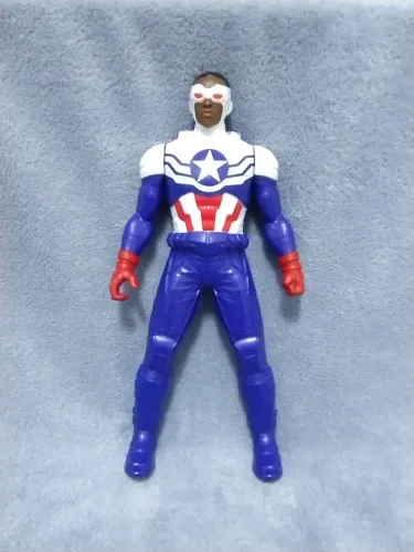 Boneco Capitão América Marvel