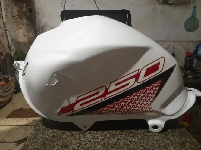 Tanques recuperados variados com preços variados