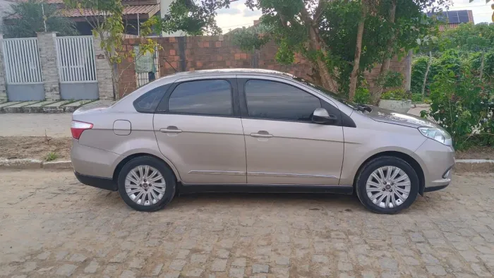 Fiat Grand Siena Essence 1.6 Flex 16V 2015