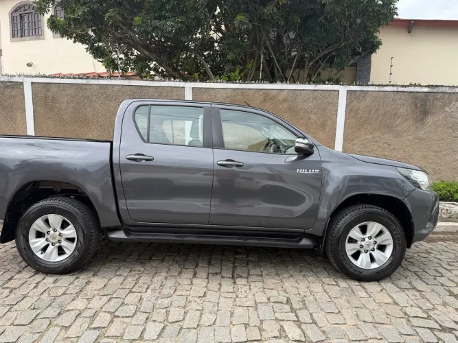 Toyota Hilux CD SRV 4X4 2.8 TDI Diesel Aut. 2017