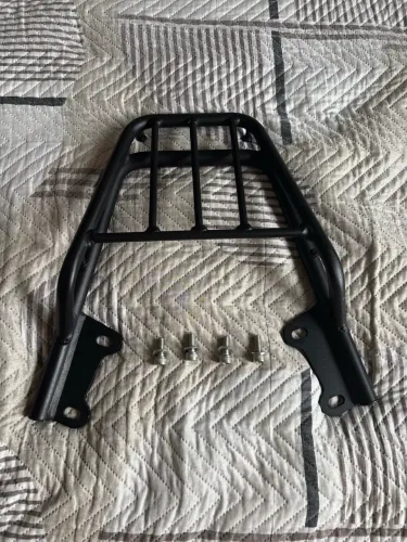 Vende-se suporte para baú, marca Chapan, para Yamaha Lander 250 modelo ano 2022.