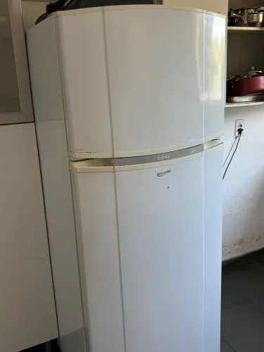 Geladeira usada sem defeitos 