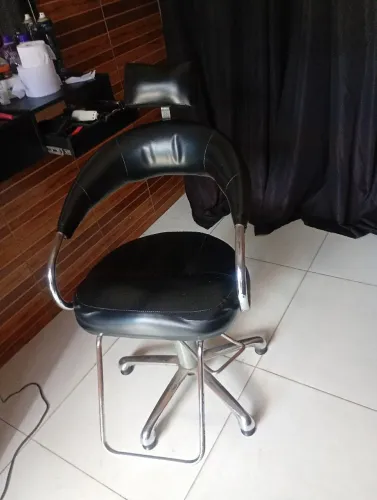 Vende-se cadeira de salão de beleza 