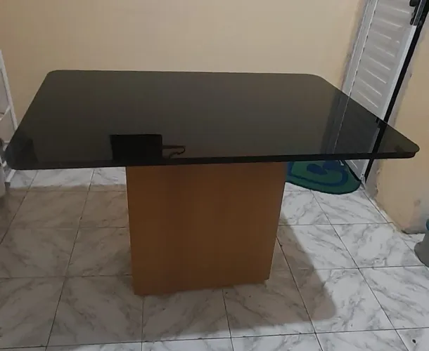Mesa com 4 cadeiras