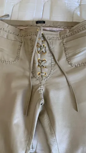Calça couro