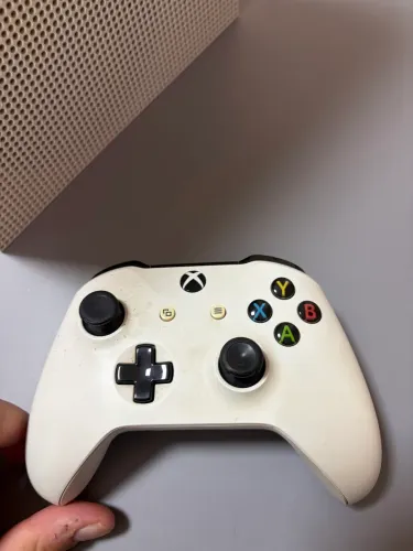 Xbox one S 500gb + 1 controle