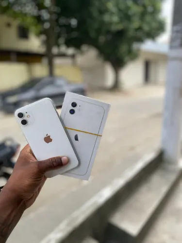 IPHONE 11 64 GB ICLOUD EM MEU NOME ICLOUD FUNCIONANDO TODO ORIGINAL 95%DE BATERIA  