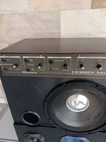 Caixa amplificada ciclotron top. 