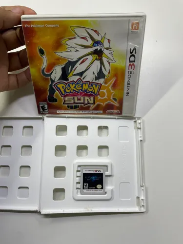 Pokémon sun 3DS e Resident evil revelations 3s