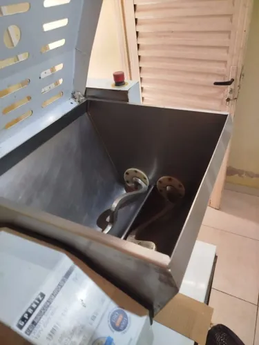 Trailer e Misturadeira gastromaq 25 kg