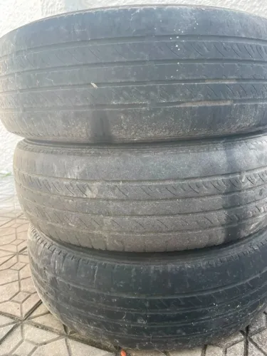 Pneus usados 205/55 R17 - 195/60 R15 - 175/70 R14