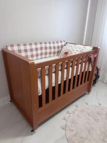 Berço Americano Infantil - Praticamente Novo, Vira Mini Cama