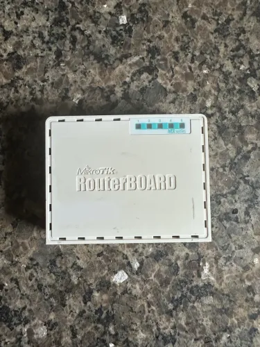 Mikrotik RB750r2 5 portas POE