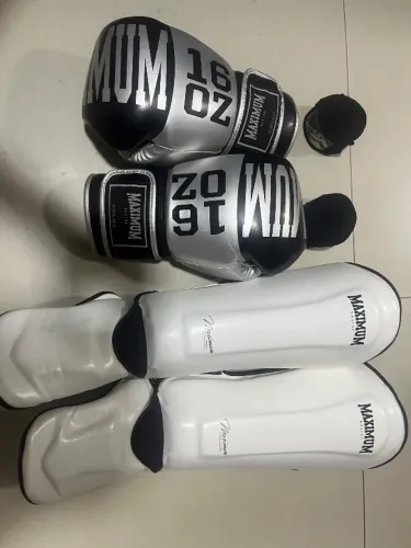 Luvas 16oz, caneleiras, bandagens 5M