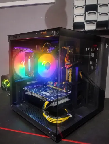 Pc i7 8700 - 32GB RAM DDR4 - RX 580 8GB - Gabinete Aquário