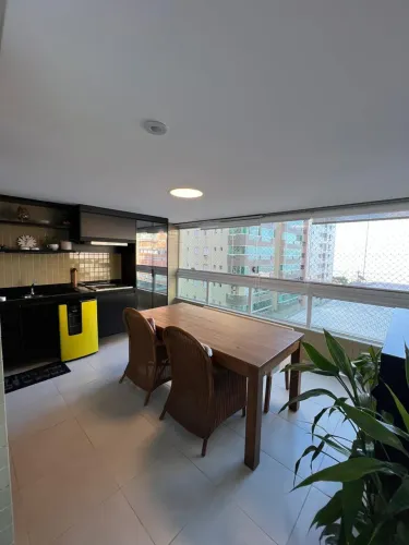 Apartamento a venda no Canto do Forte