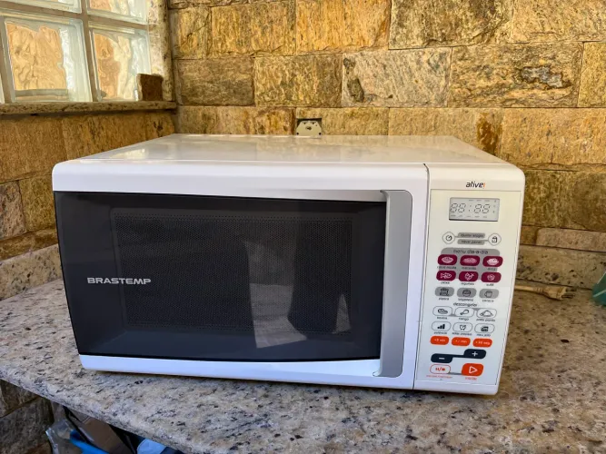 MICROONDAS BRASTEMP COELHO NETO 30L FUNCIONANDO PERFEITAMENTE TUDO 250,00