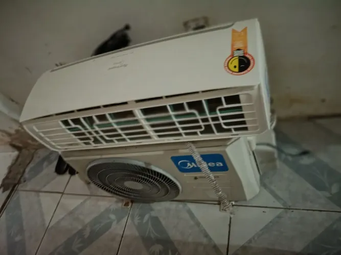 Ar condicionado parado  