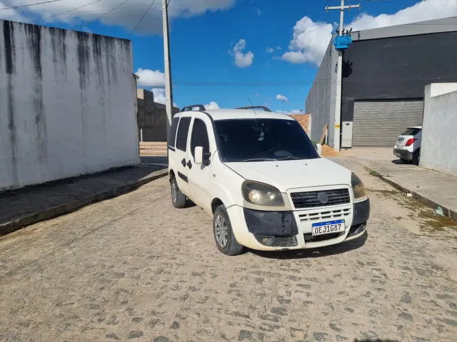 Fiat Doblo Attractive 1.4 Fire Flex 8V 5P 2012