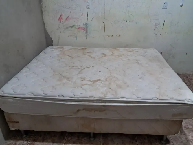 Vendo essa cama de casal.