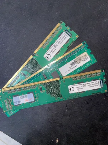 Kit 8GB RAM DDR3 - 3 Pentes Kingston + 4GB
