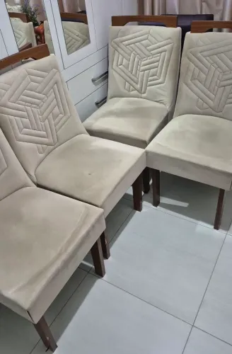 VENDE-SE 4 CADEIRAS