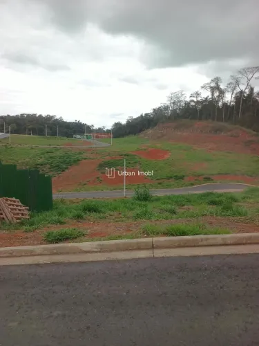 Lote Declive com projeto arquitetônico no Reserva do Valle 2 em Volta Redonda