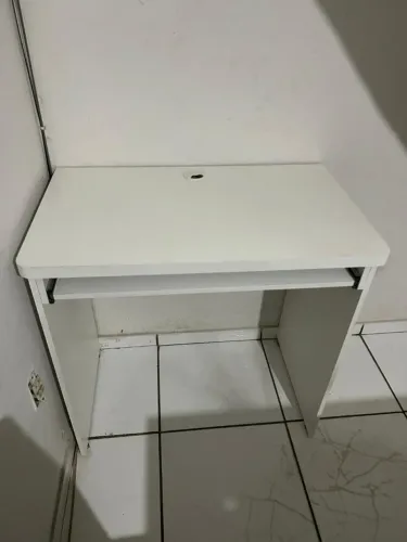 Mesa de computador planejada branca 1m - Ótimo estado