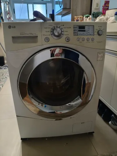 Lava e seca LG Inverter DirectDrive 10kg branca