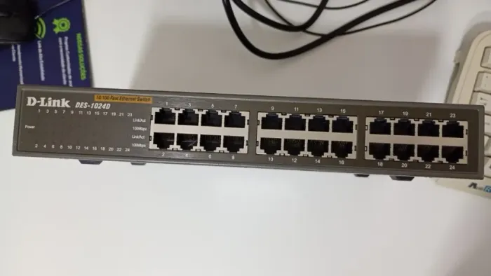 Switch D-Link DES-1024D Fast Ethernet
