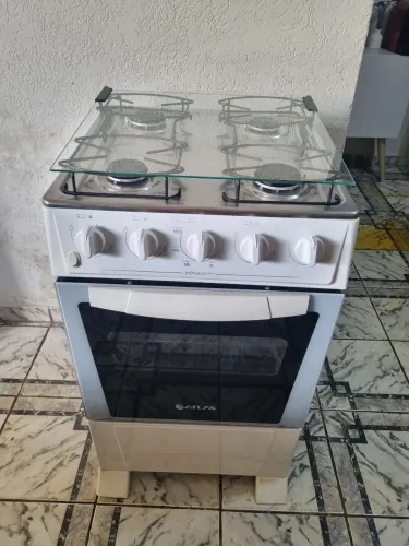 Fogão Atlas funcionando perfeitamente acendimento elétrico valor $280 reais