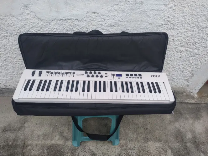 Teclado musical controlador Amw P61x (Com capa para teclado)